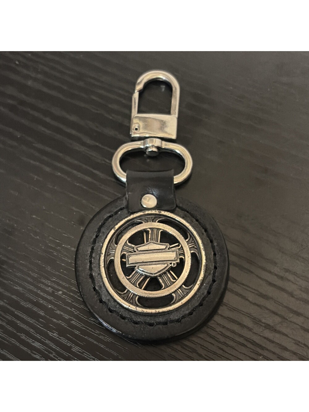 Vintage 2005 Harley Davidson Leather Keychain Middle Part Spins